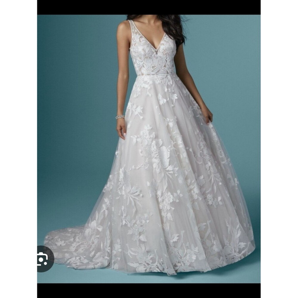 Maggie Sottero Sasha Wedding Dress Size 6 Romantic Wedding Lace Dainty Fairy